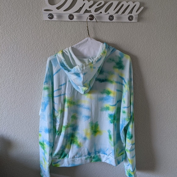 SALE Lightweight Boutique tie dye hoodie - Picture 3 of 9
